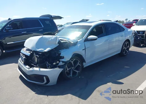 2020 Volkswagen Passat 2.0T R-Line z USA, uszkodzony, nr VIN 1VWMA7A31LC021956